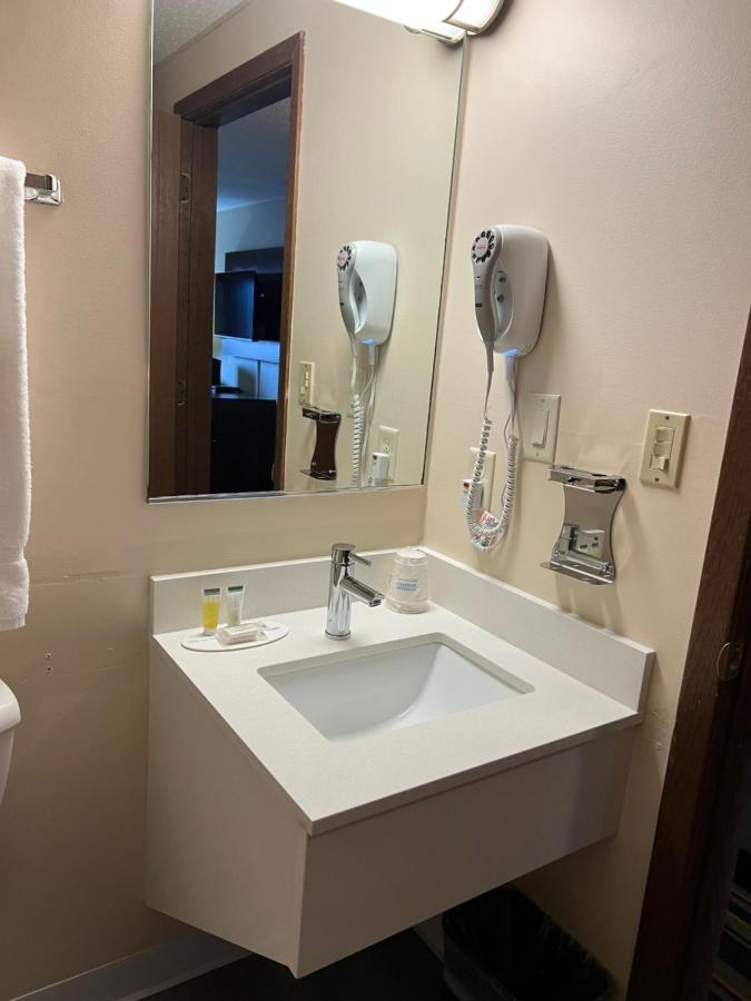 Hotel Super 8 By Wyndham Superior Wi Esterno foto